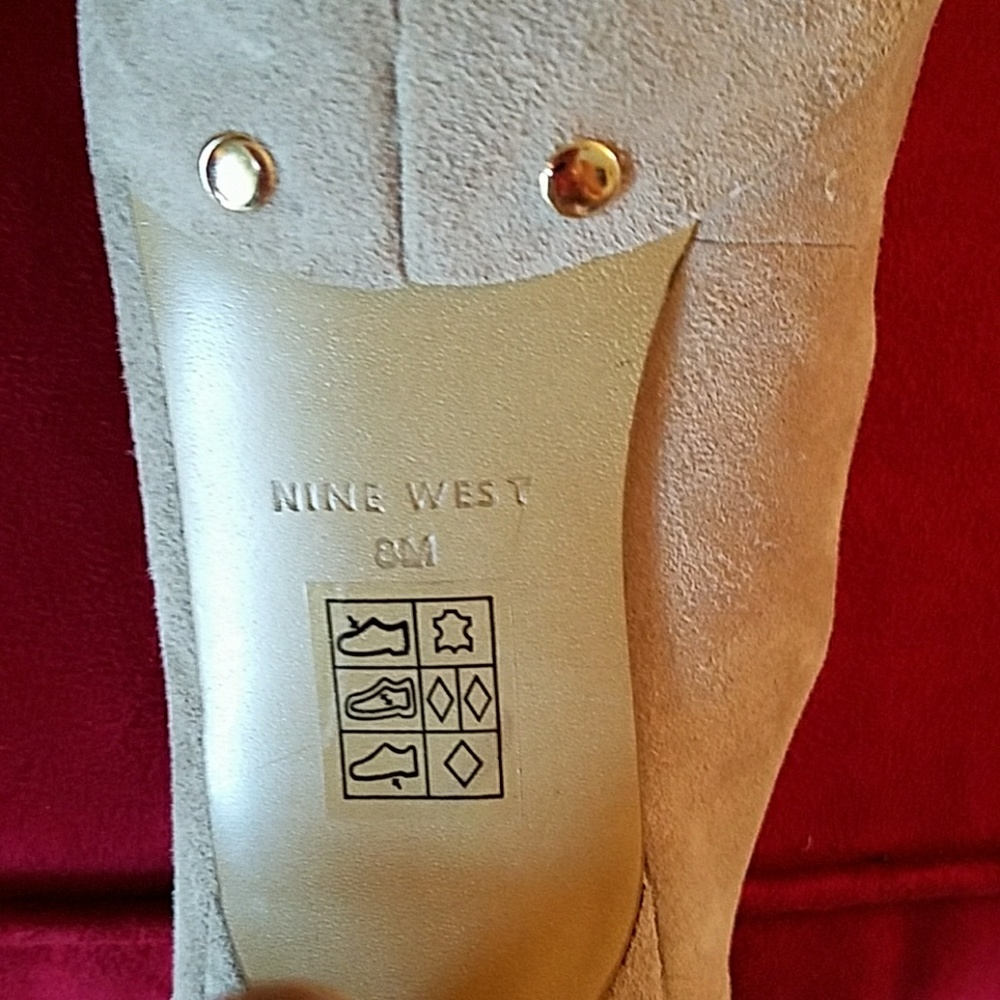 Shoes - Picture 3 of 4
